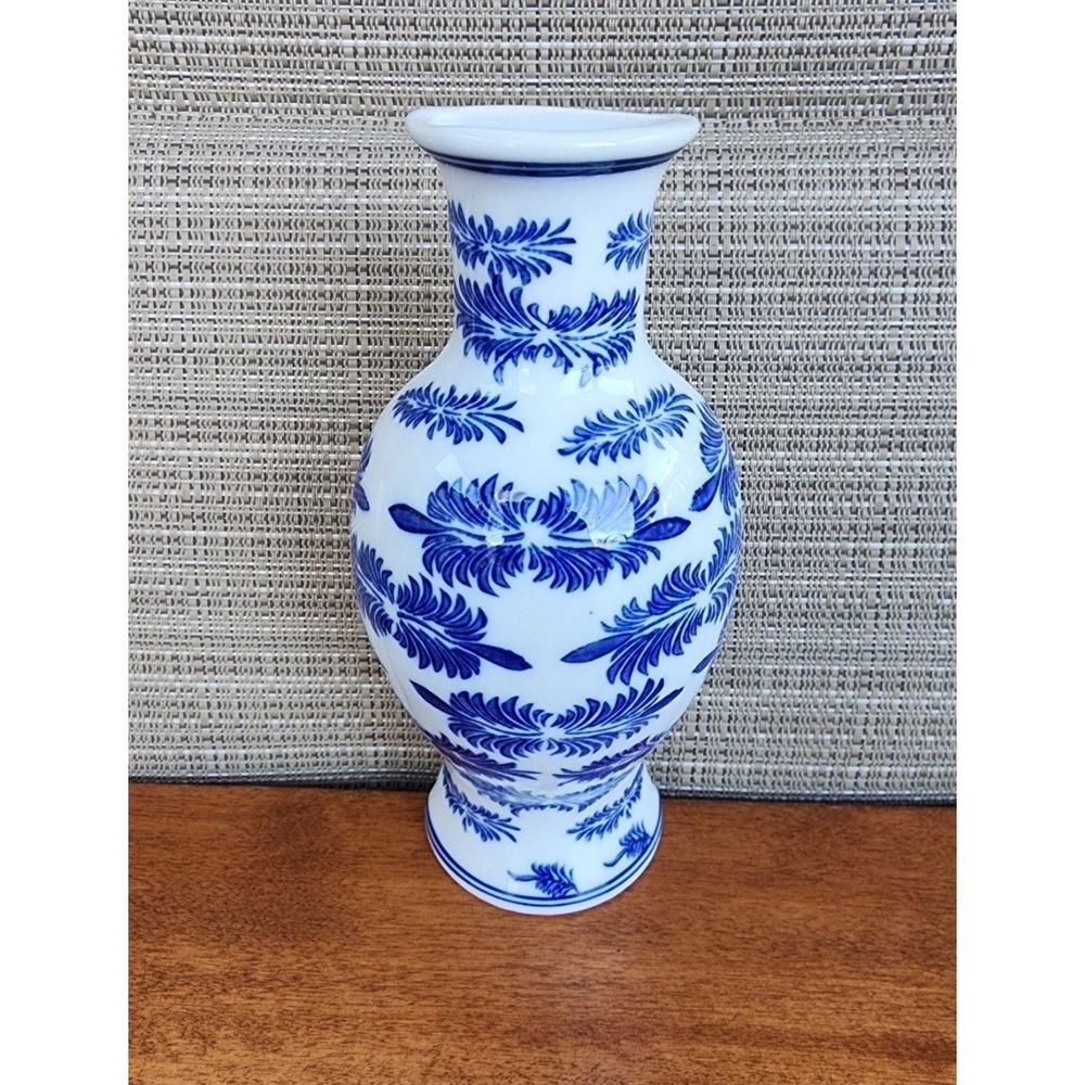 Seymour Mann Vintage Porcelain Wall Pocket Vase  Blue/White, 7-inch